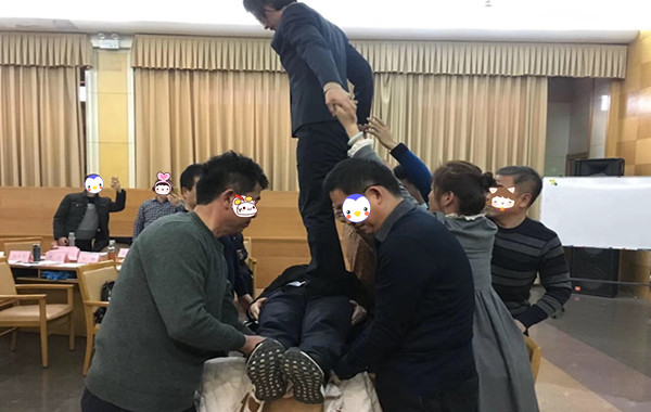 8、郭敬峰老師授課《與情緒壓力共舞》“催眠架人橋”.jpg