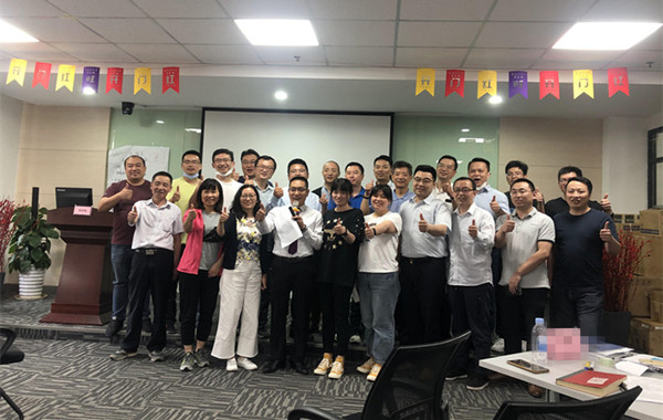 11.郭敬峰授課太平洋財(cái)險(xiǎn)《金牌客戶溝通及投訴處理技巧》.jpg