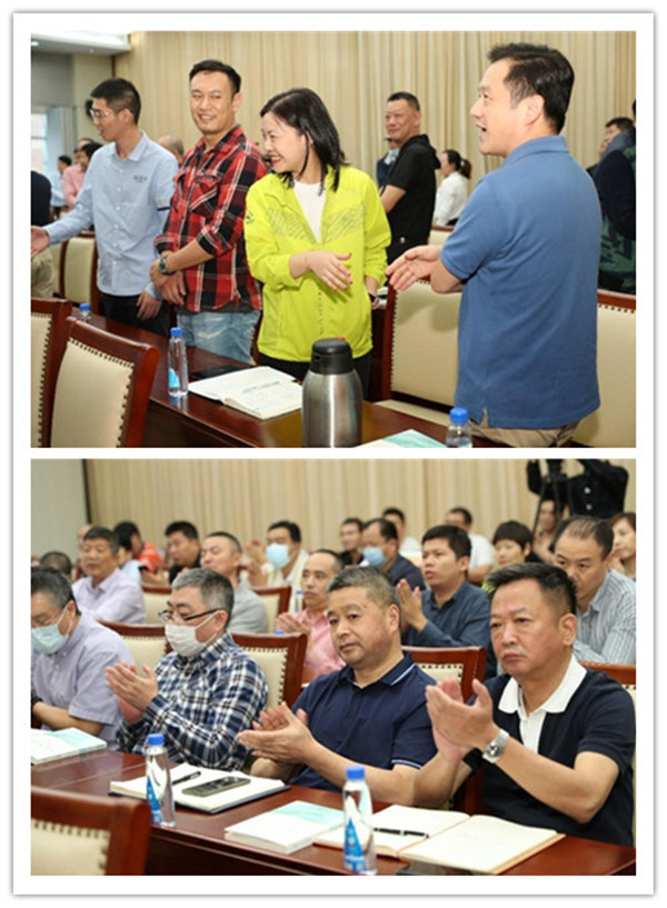 2.郭敬峰授課中海運(yùn)《職場(chǎng)情緒智力的自我覺(jué)察與管理》.jpg