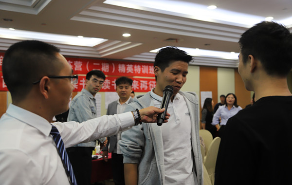 7.郭敬峰授課南京某廣告?zhèn)髅焦尽肚榫w與壓力管理》.jpg