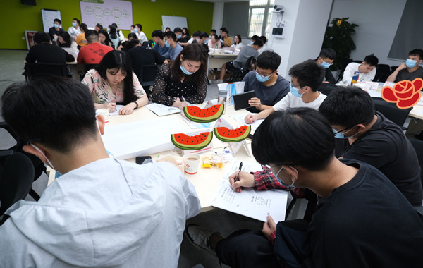 4.郭敬峰授课某银行《职业情商EQ修炼》.jpg 4.郭敬峰授课某银行《职业情商EQ修炼》.jpg