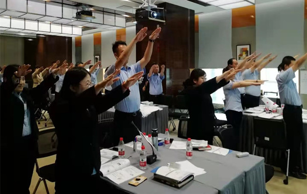 7.郭敬峰授课某物业管理有限公司《中层管理者职业素养与责任心塑造》.jpg 7.郭敬峰授课某物业管理有限公司《中层管理者职业素养与责任心塑造》.jpg