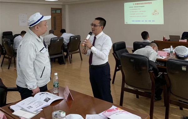 郭敬峰老師授課某縫紉機(jī)有限公司《員工心理健康關(guān)愛(ài)及壓力疏導(dǎo)》圖??.jpg