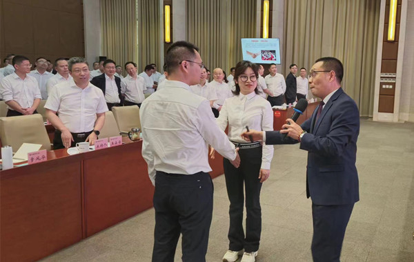 郭敬峰老师授课中铁二局集团有限公司《NLP情绪与压力管理》照�?.jpg
