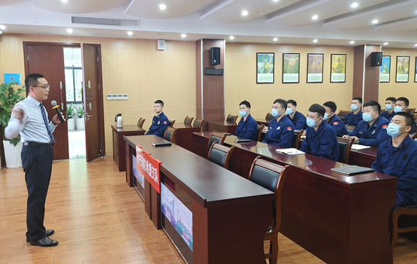 3.郭敬峰授课上海市消防救援《与情绪压力共舞-重大节前压力调节》.jpg